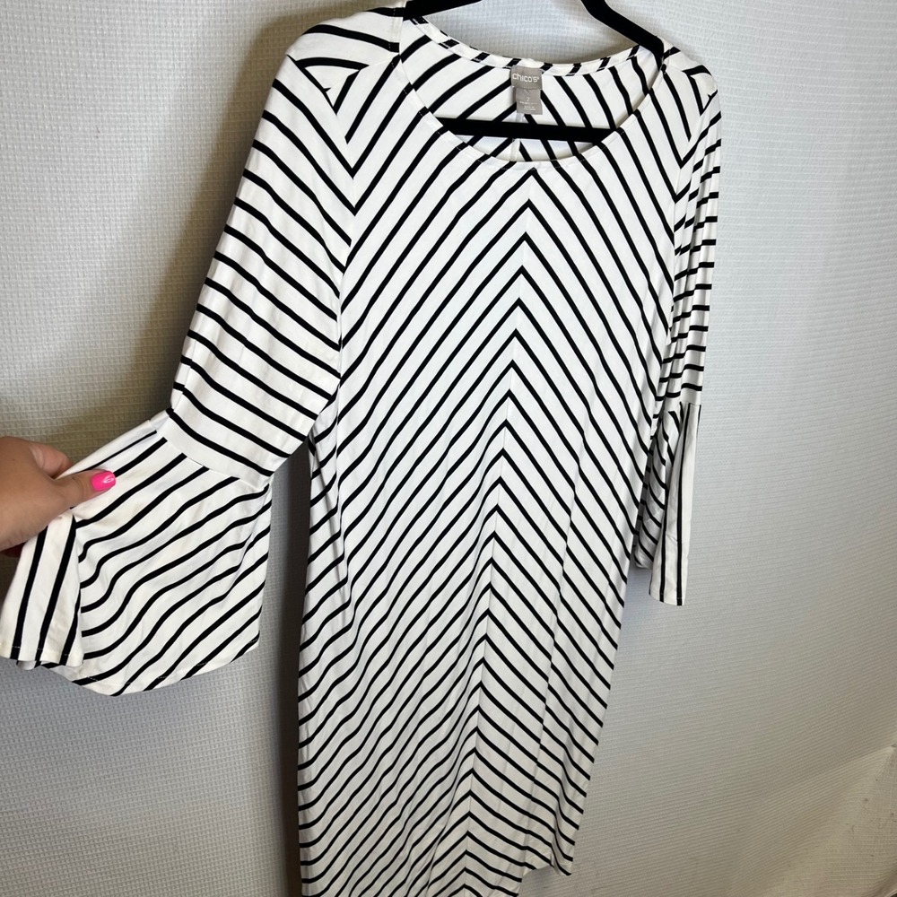 Chicos‎ Shift Dress Womens 2 L Black White Chevron Stripe Bell Sleeve Scoop Neck